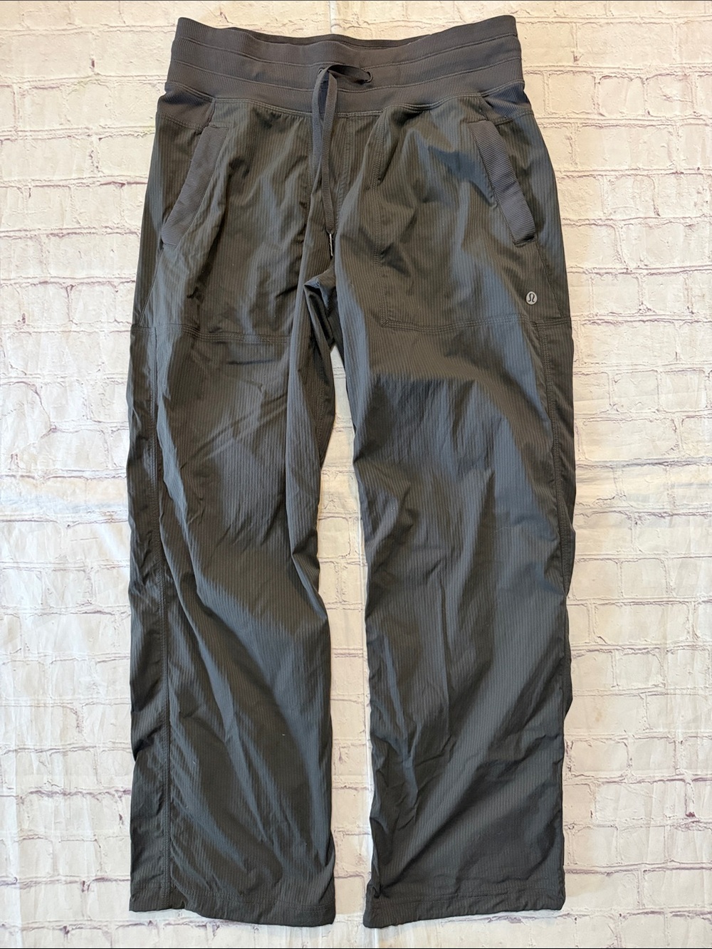 Lululemon Dance Studio Mid-Rise Pant *Short Graphite Grey Size 6 - Picture 7 of 9
